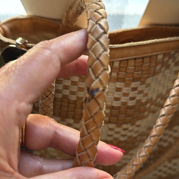 Elegant Tan and Cream Woven Tote - Picture 4 of 5